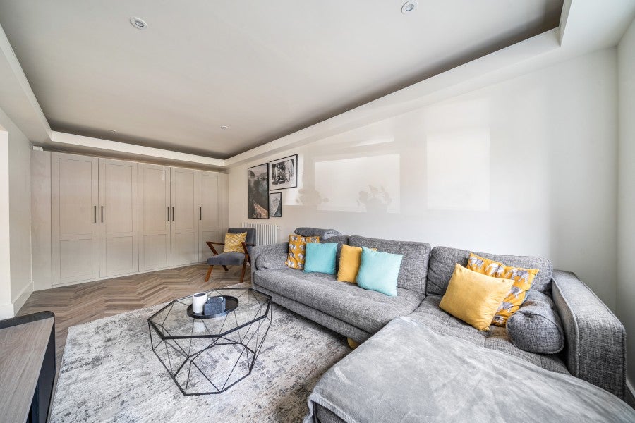 House Lovelace Drive in Woking