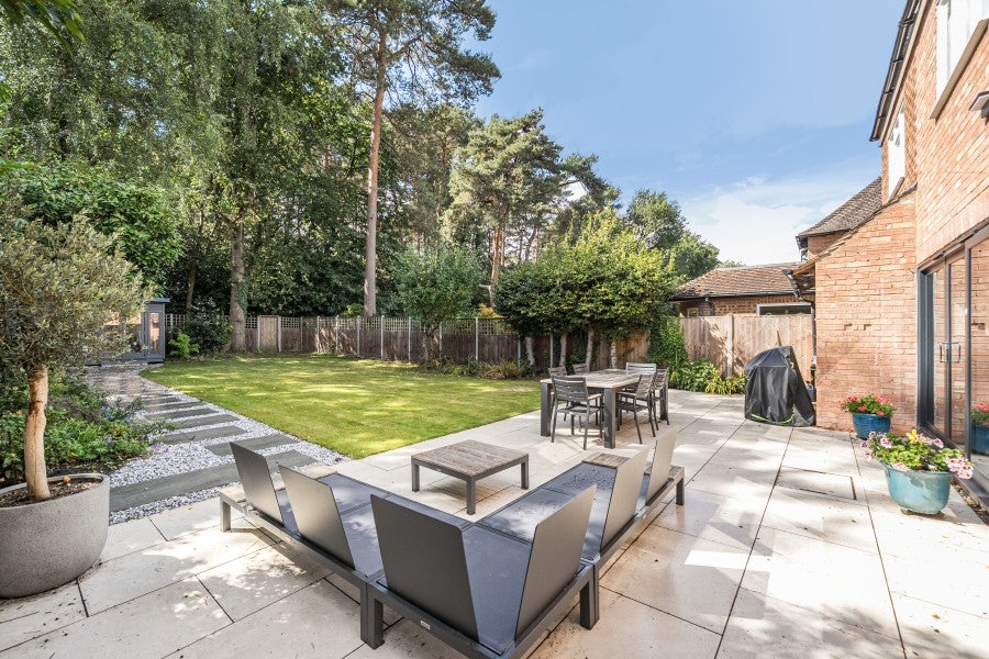 House Lovelace Drive in Woking