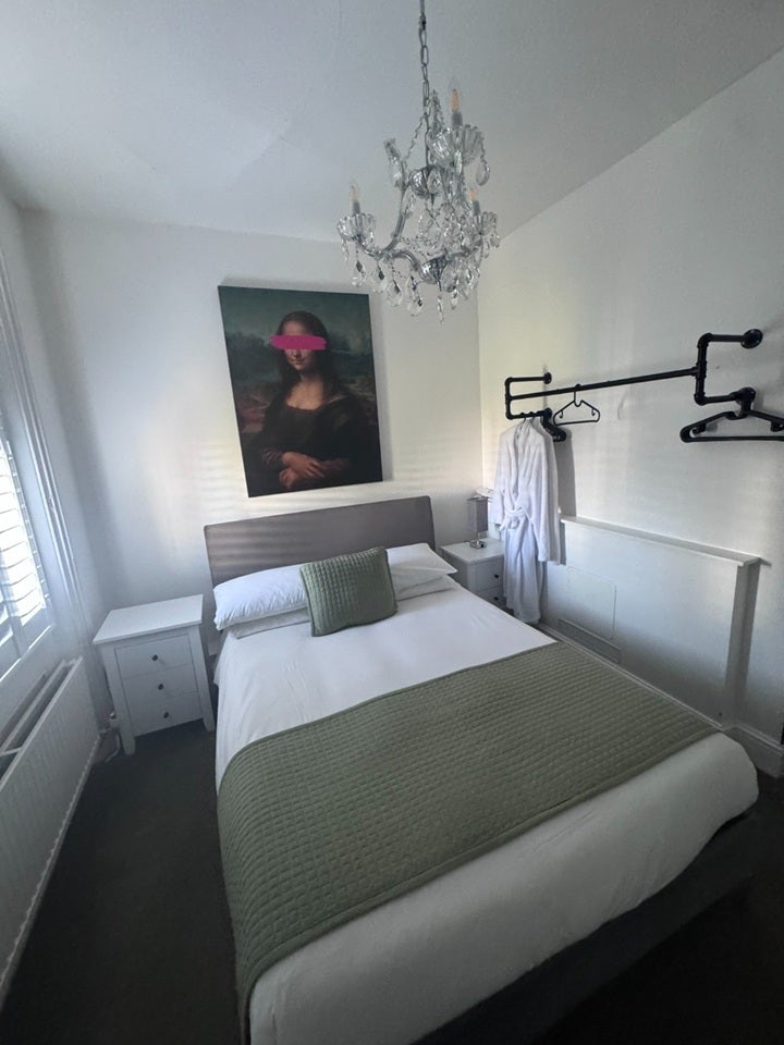 Room Bayswater Road in City of Westminster