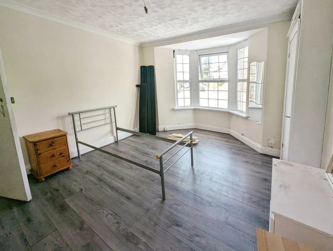 Room Woodland Road in Newport