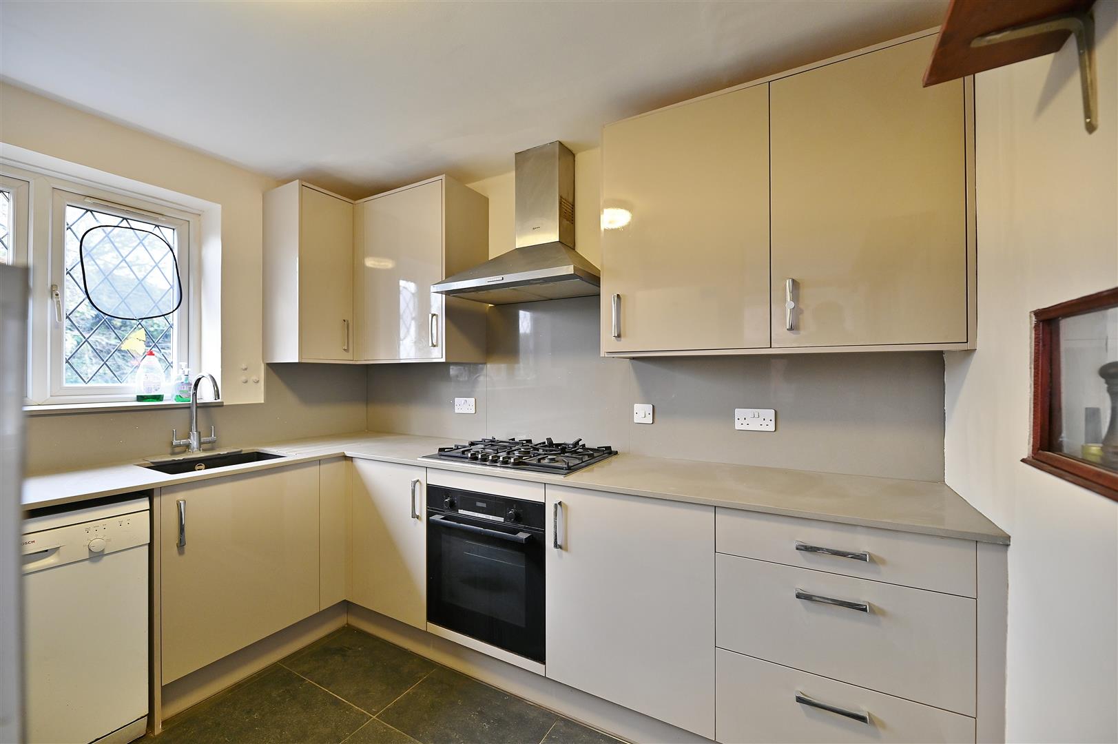 Room Tomswood Hill in Greater London