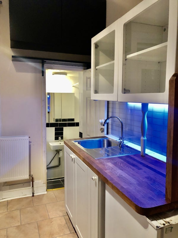 Room Stafford Road in Greater London