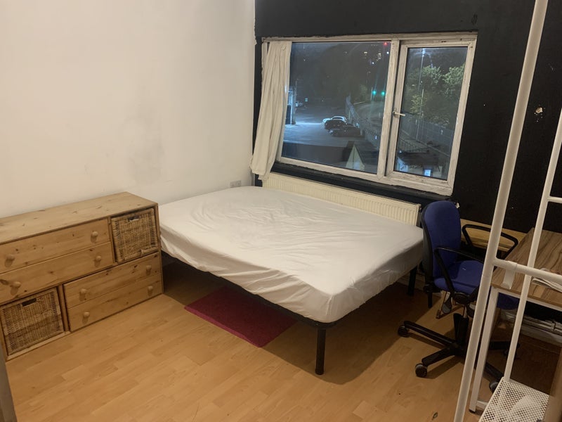 Room Canning Road in Greater London