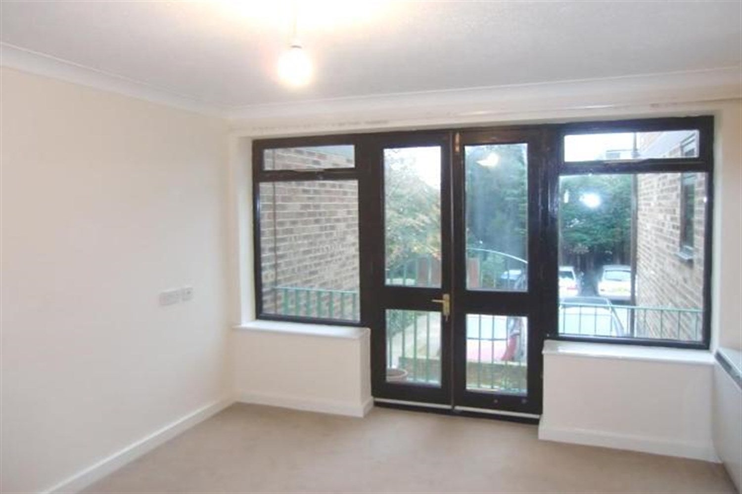 Flat Damon Close in Greater London