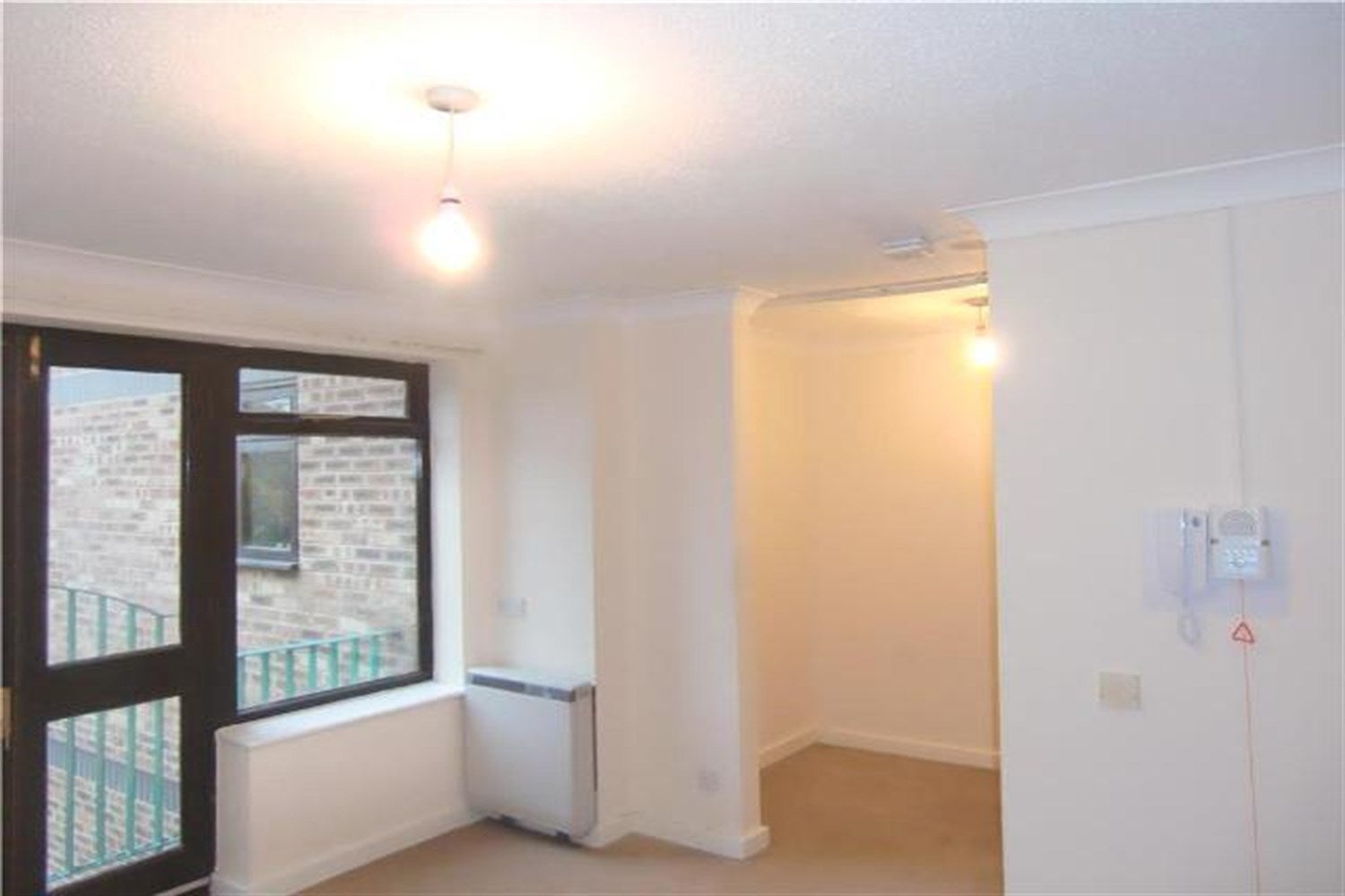 Flat Damon Close in Greater London