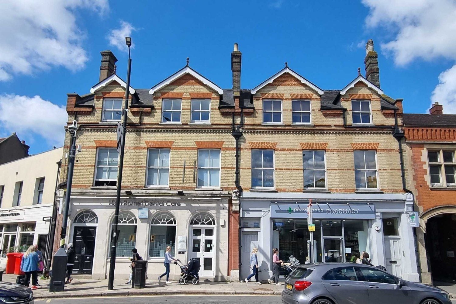 Flat High Street in Greater London