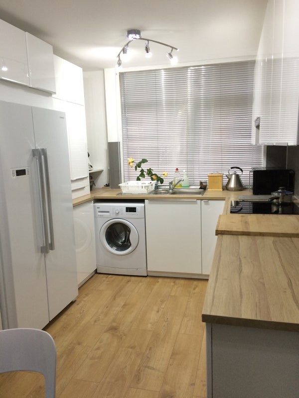 Room Cassland Road in Greater London