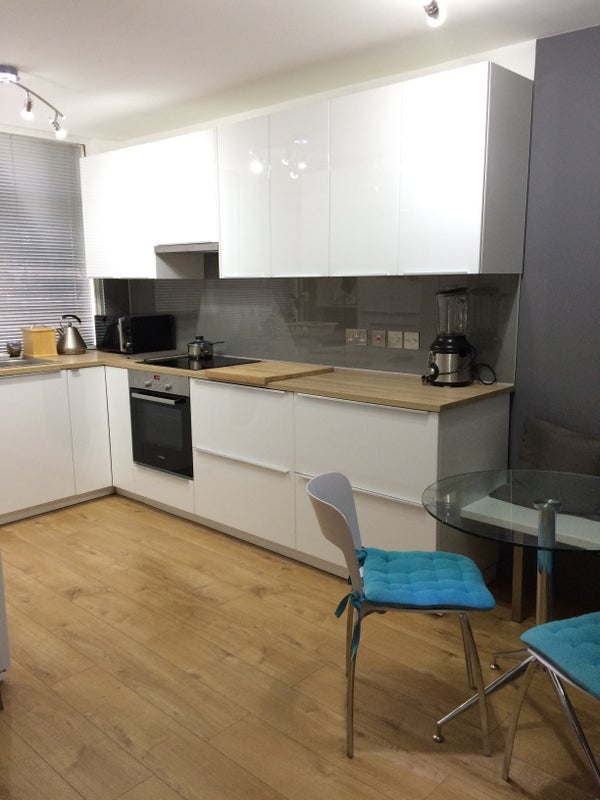Room Cassland Road in Greater London
