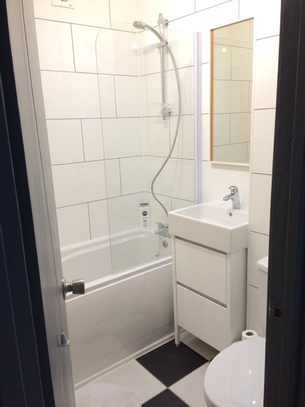 Room Cassland Road in Greater London