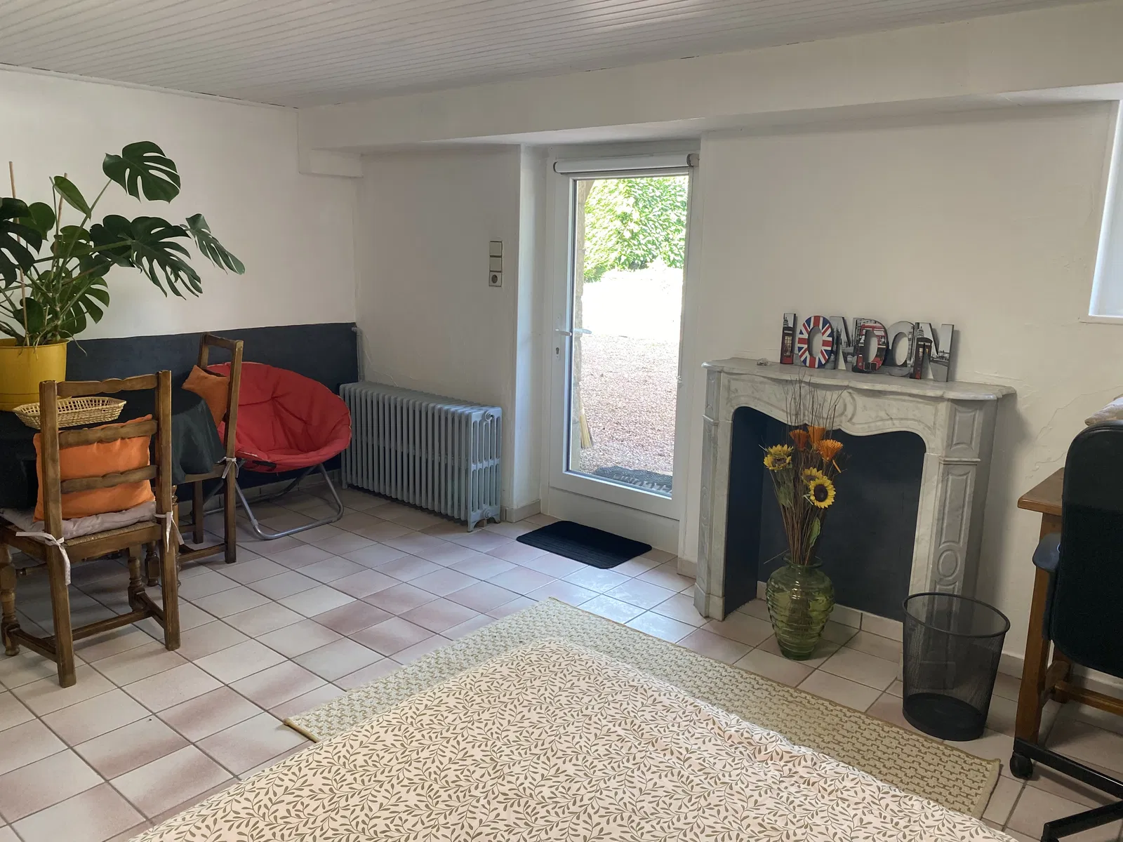 Room Rue Charles de Gaulle in Ouges