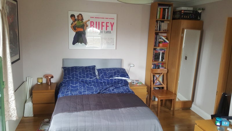 Room Ferndale Road in Greater London