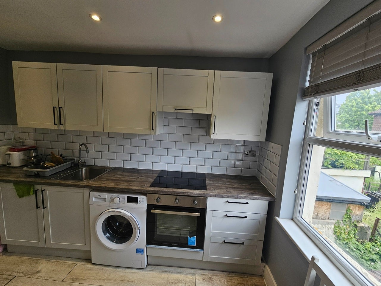 Flat Grove Vale in Greater London