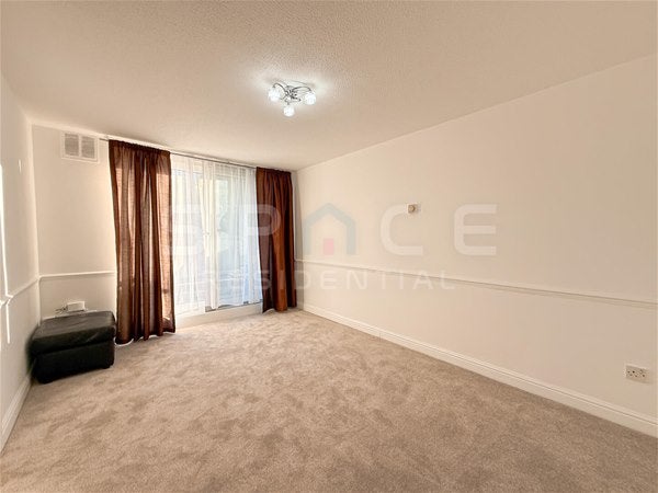 Flat Shenley Road in Hertsmere