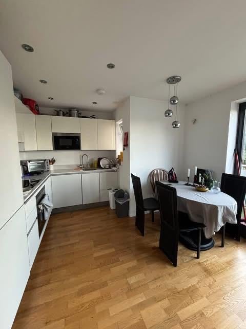 Room Clarence Road in Greater London