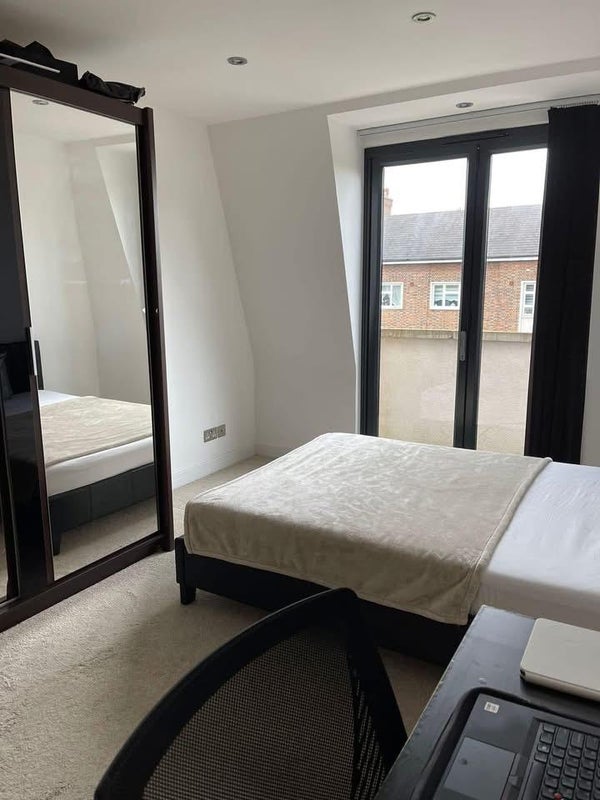 Room Clarence Road in Greater London