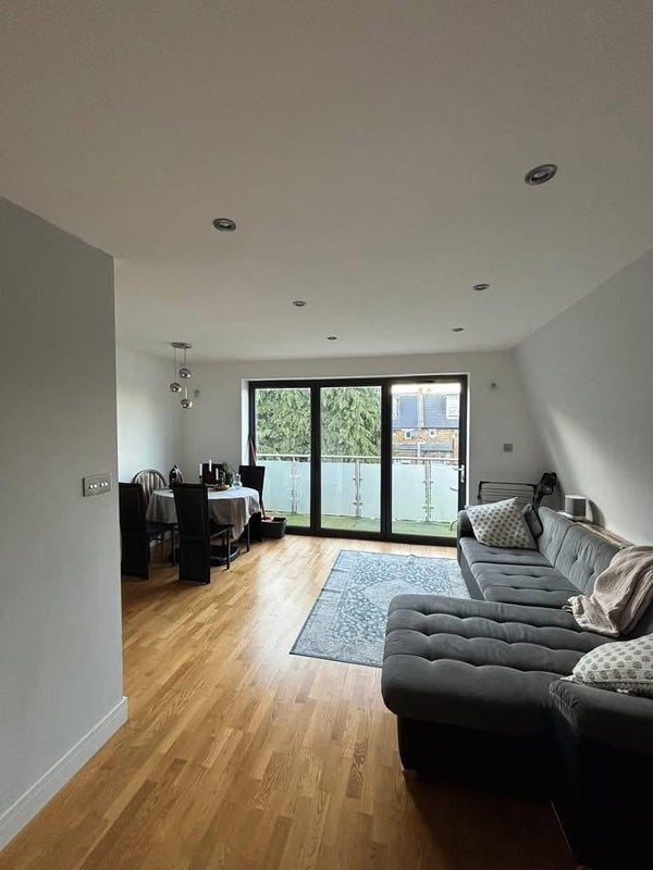 Room Clarence Road in Greater London
