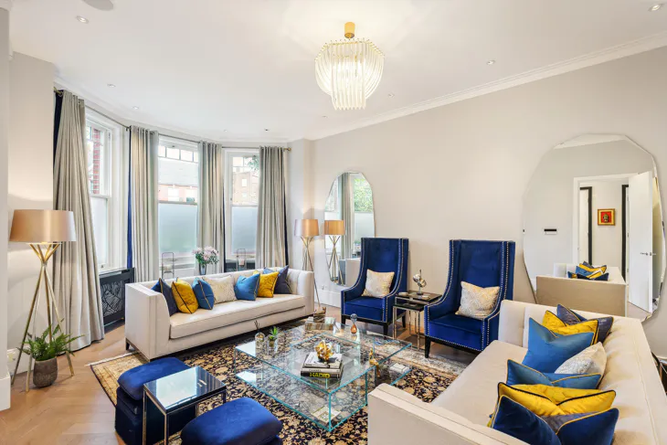 Flat Walm Lane in Greater London