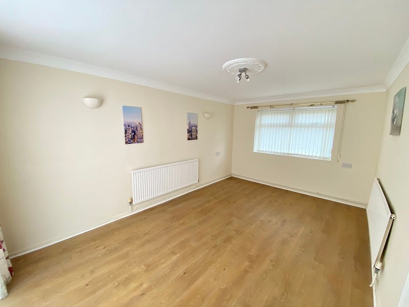 House Birch Tree Close in Swansea