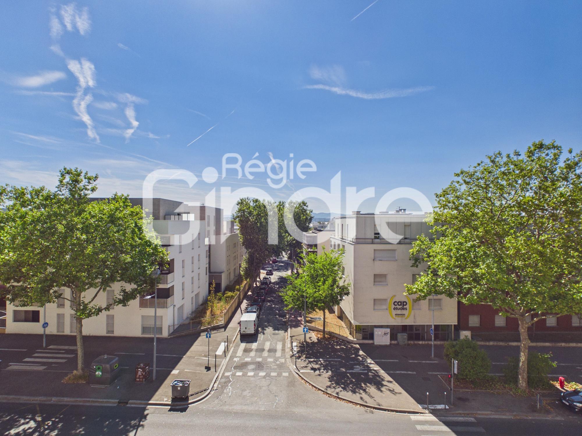 Flat Avenue Jules Guesde in Vénissieux