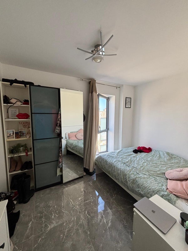 Room Guglielmo Marconi Mews in Greater London