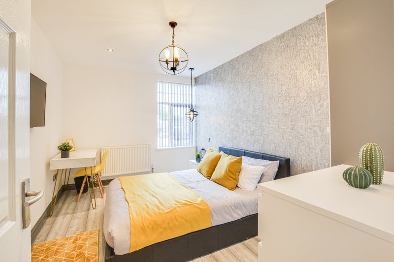 Room Wilmslow Road in Manchester