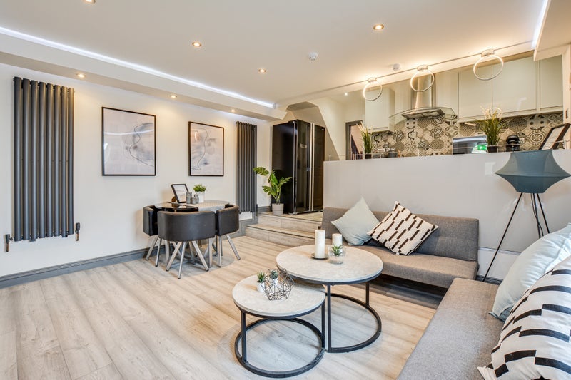 Room Wilmslow Road in Manchester