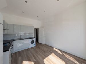Flat Goldhawk Road in Greater London