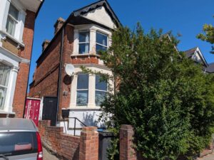 Flat Goldhawk Road in Greater London