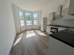 Flat Goldhawk Road in Greater London