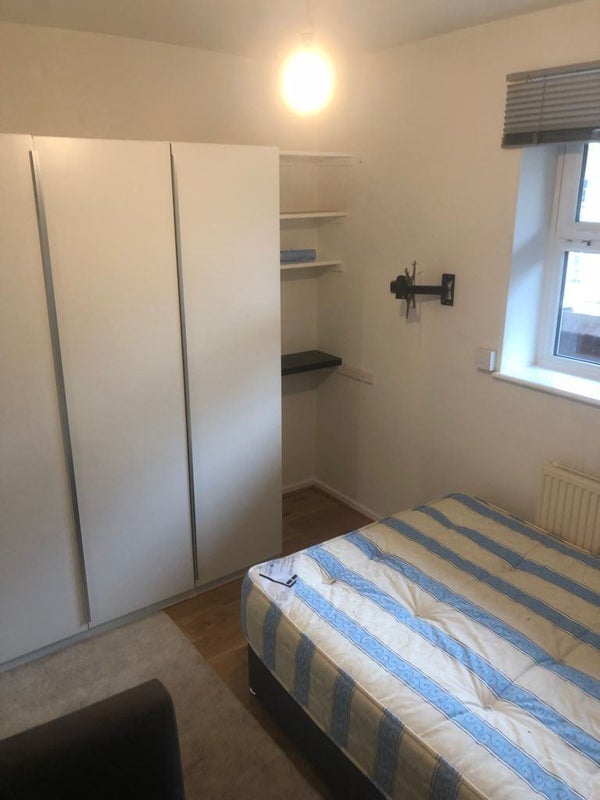 Room Hudson Close in Greater London