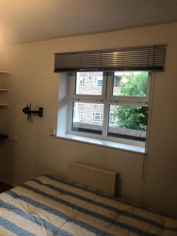 Room Hudson Close in Greater London