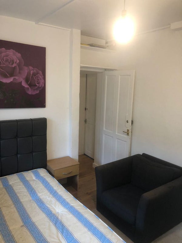 Room Hudson Close in Greater London