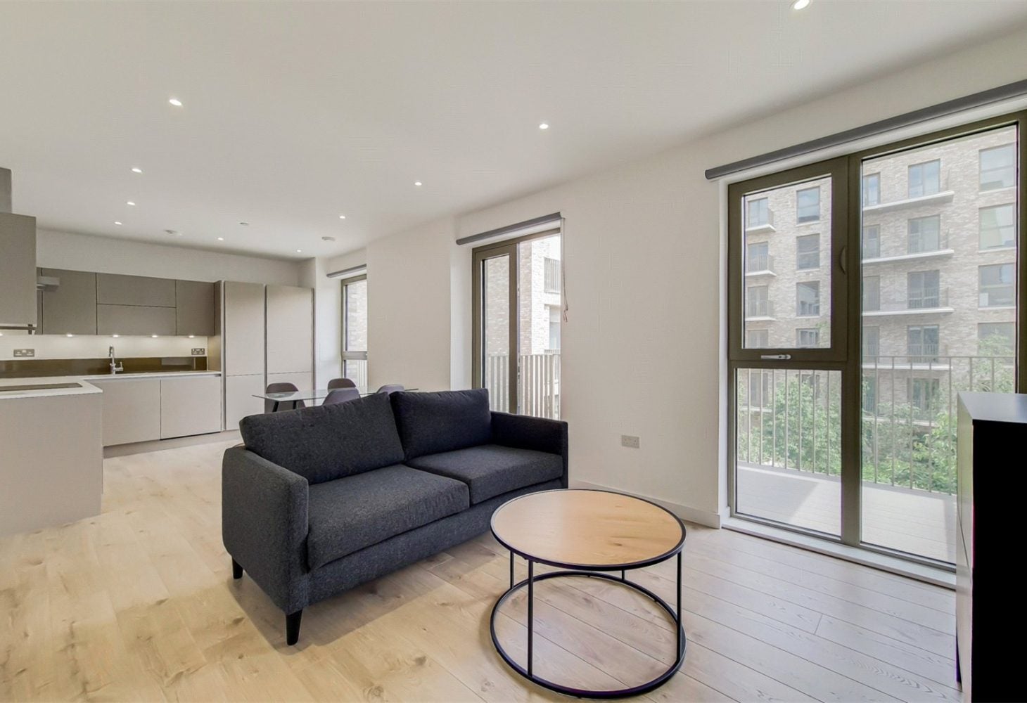 Flat Atlantis Avenue in Greater London