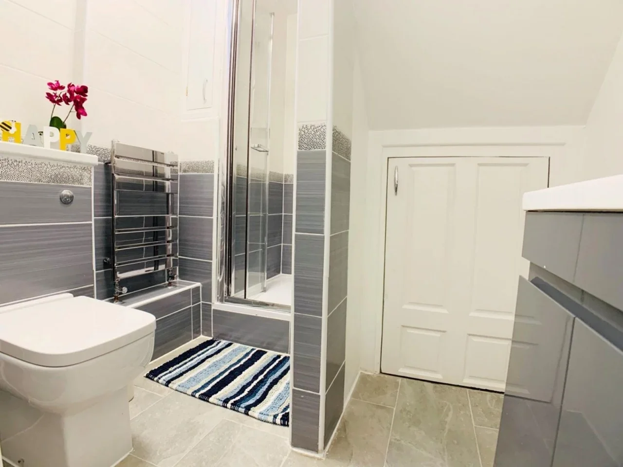 Room Downham Road in Greater London
