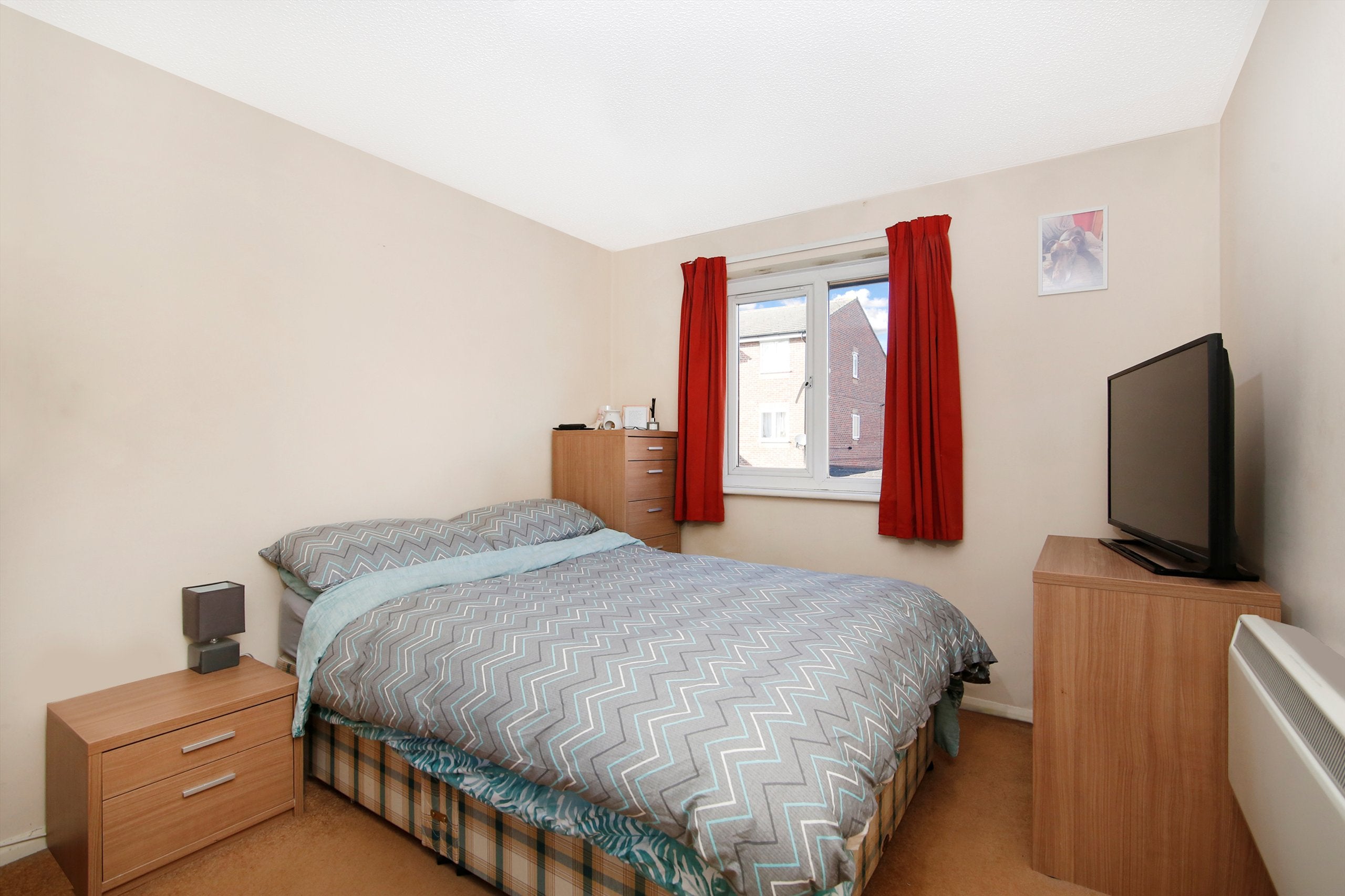 Flat Bernard Ashley Drive in Greater London