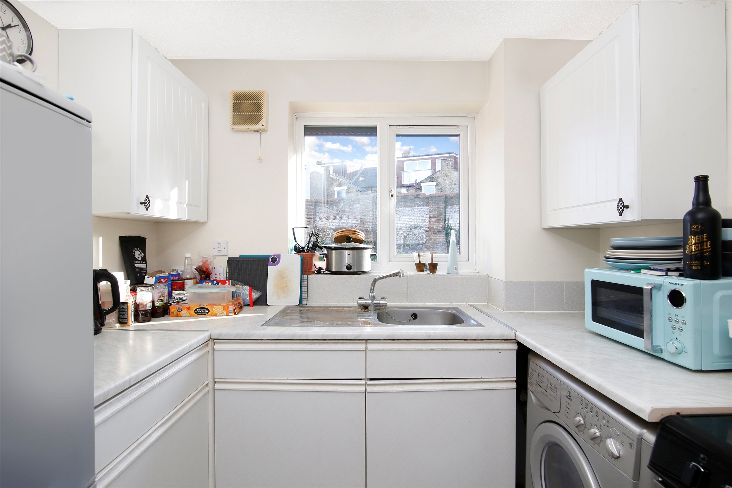 Flat Bernard Ashley Drive in Greater London