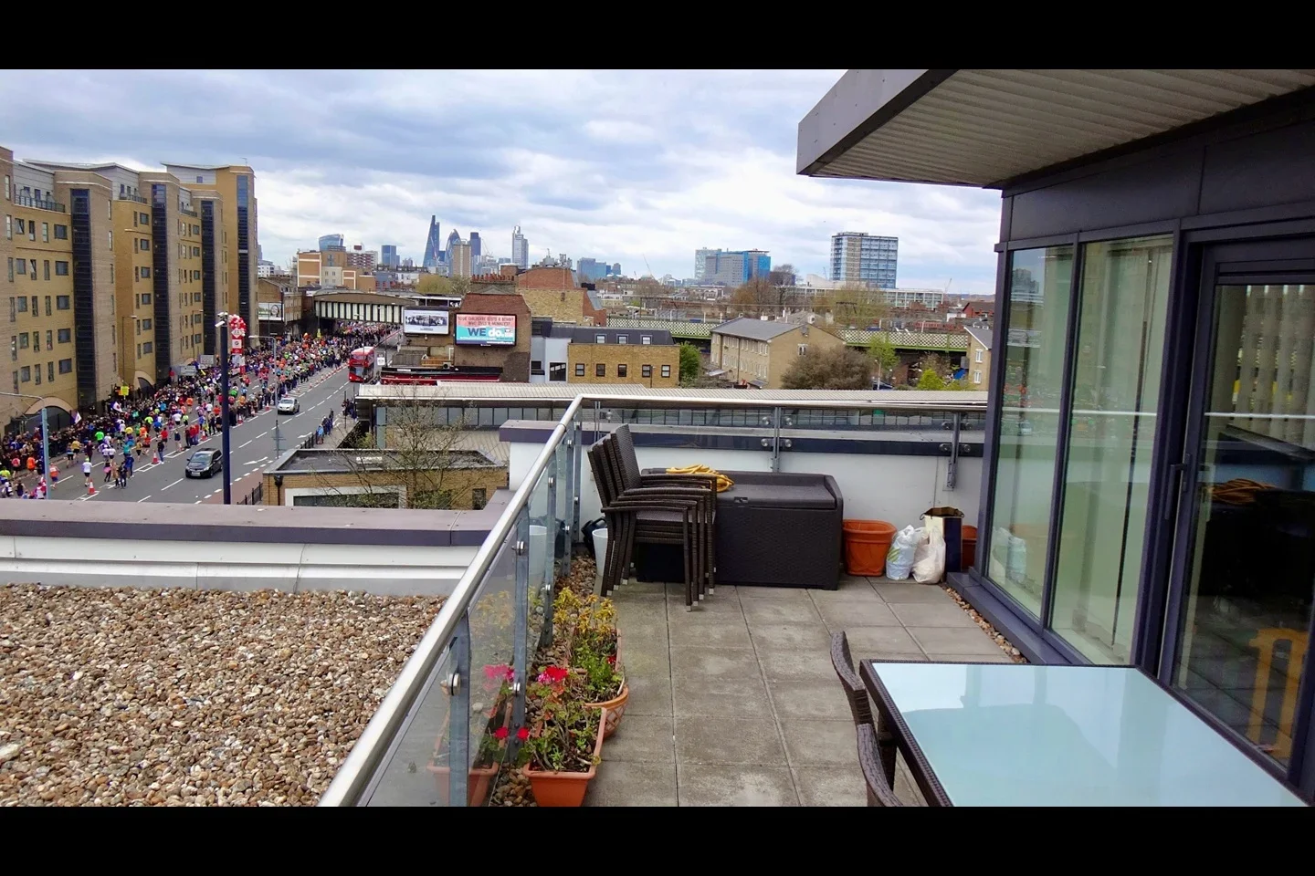 Flat Commercial Road in Greater London