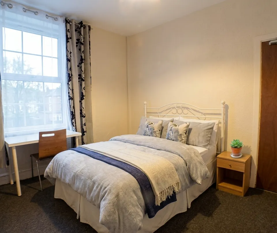 Room Rhondda Street in Swansea