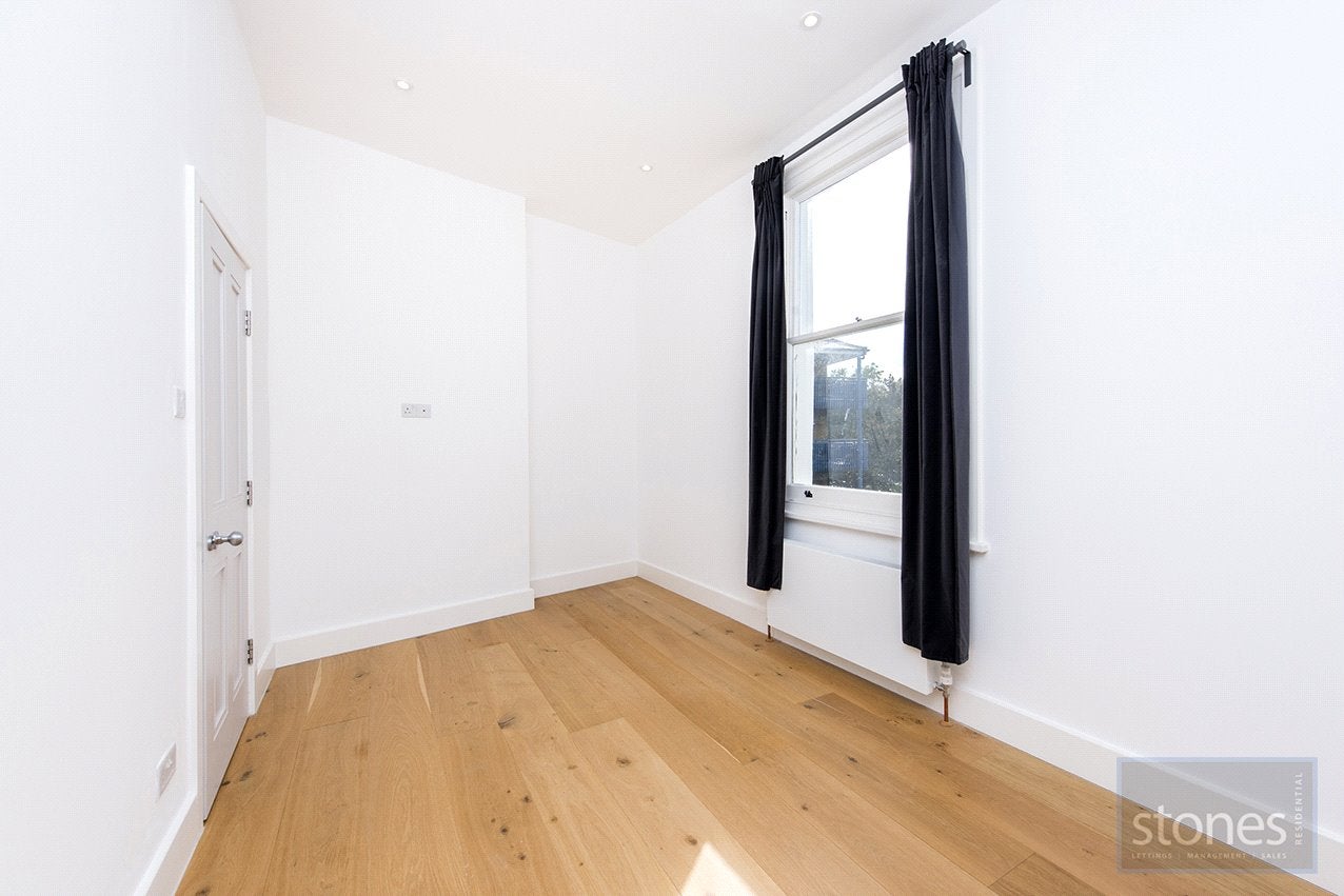Flat Hormead Road in City of Westminster
