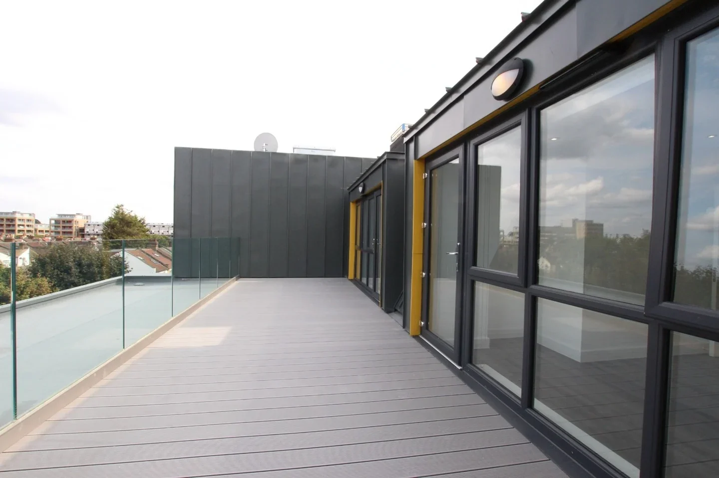 Flat Dunton Road in Greater London