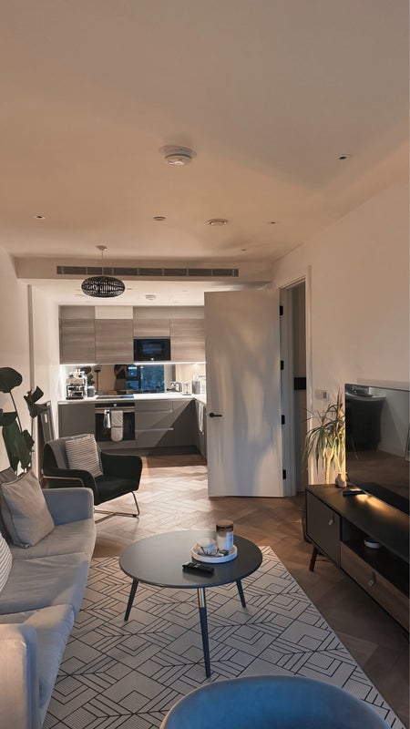 Room Ellen Phillips Lane in Greater London