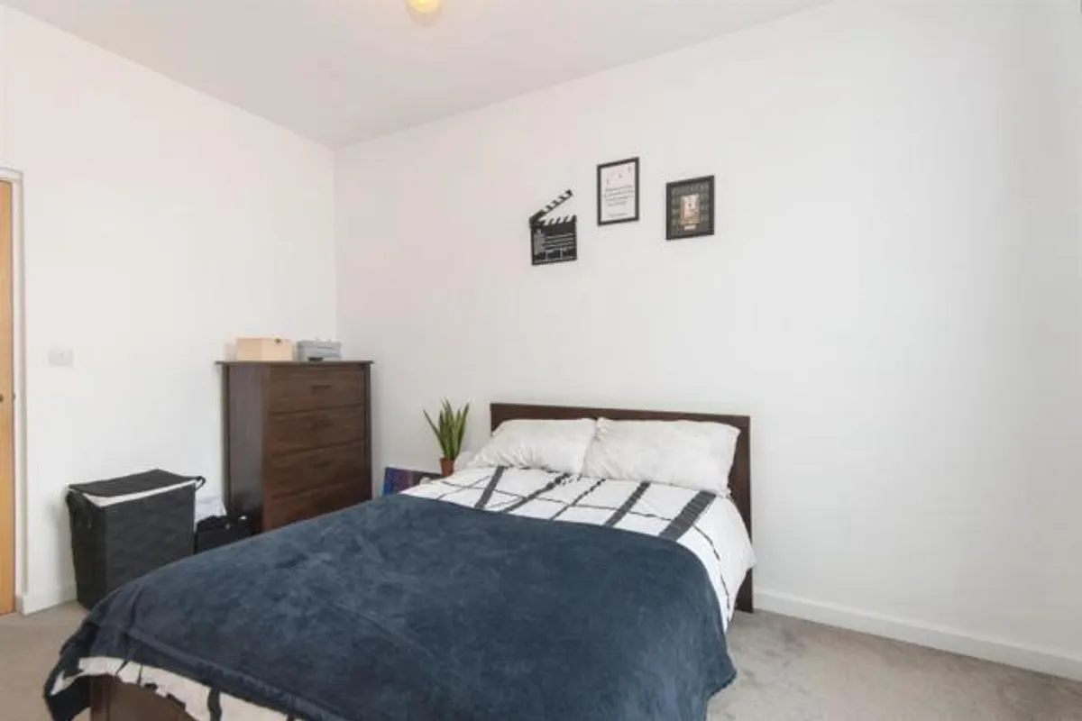 Flat Desborough Road in Eastleigh