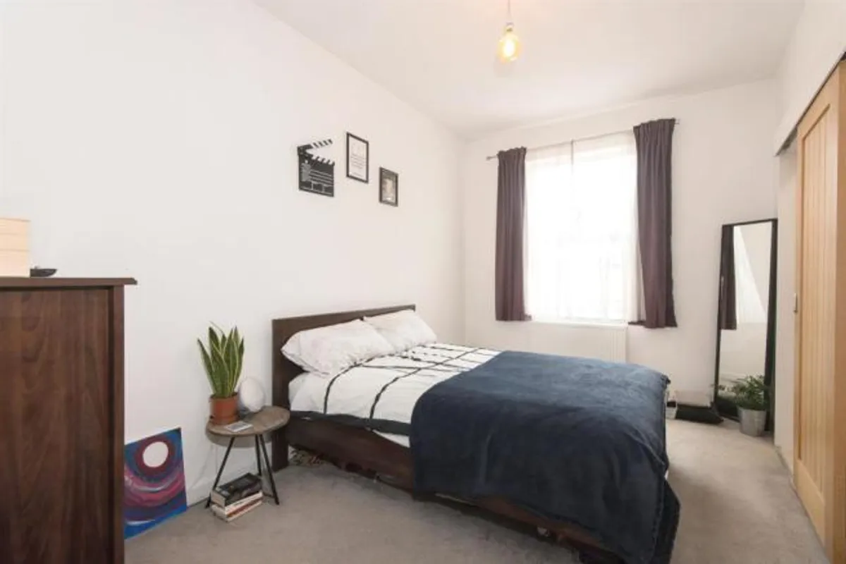 Flat Desborough Road in Eastleigh