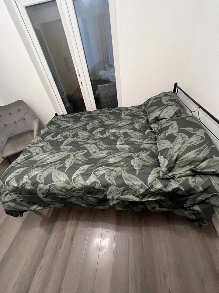 Room Wren Road in Greater London