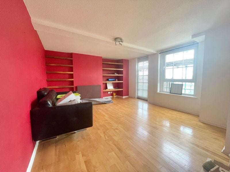 Flat Ainsley Street in Greater London