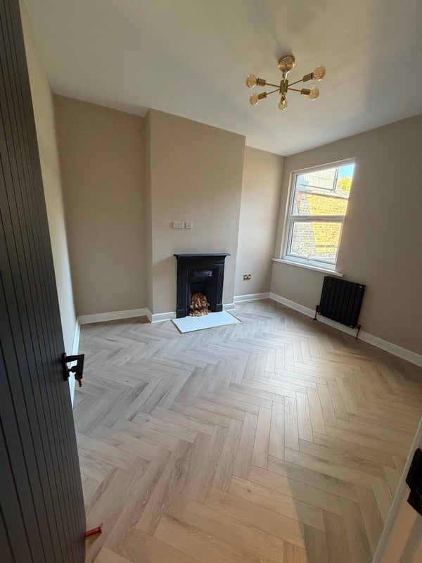 Room Gipsy Road in Greater London