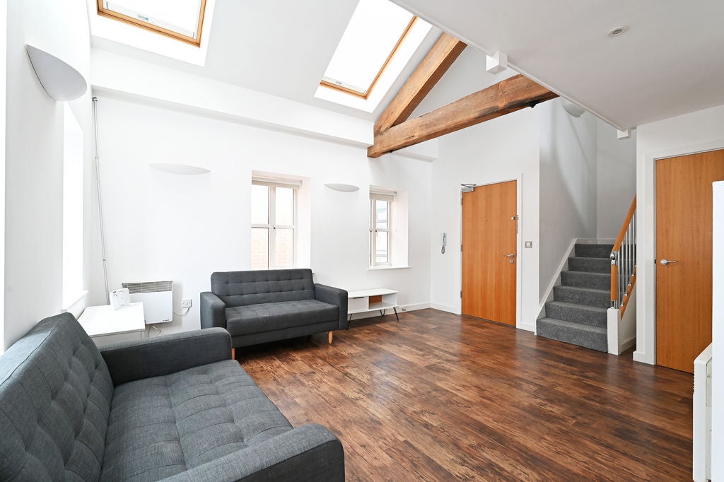 Flat Upper Allen Street in Sheffield