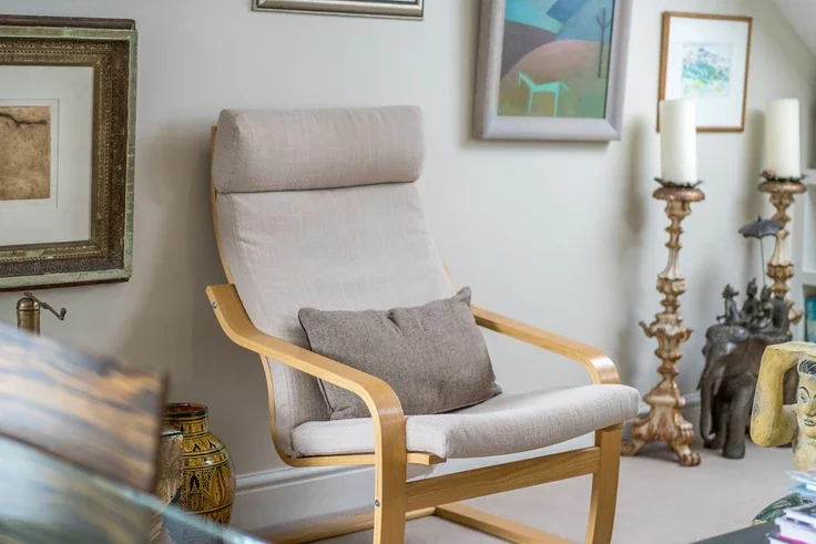 Flat Lurline Gardens in Greater London