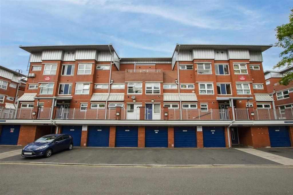 Flat Shepherds Gardens in Birmingham