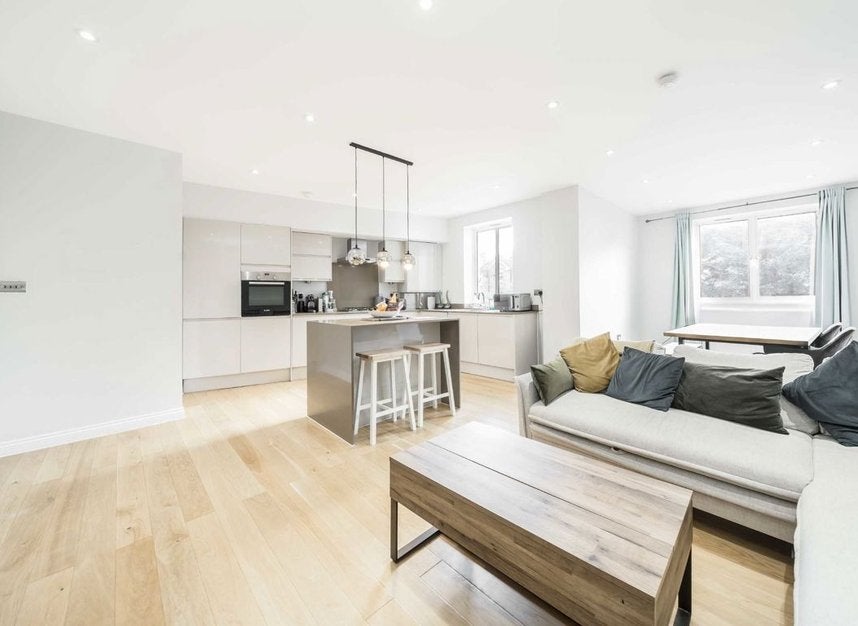 Flat East Dulwich Grove in Greater London